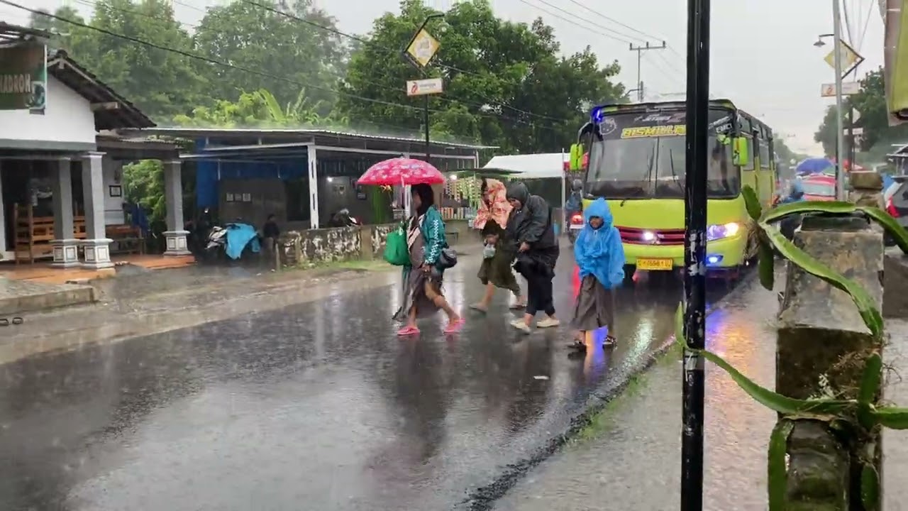 Markas sabilu taubah di guyur hujan lebat 