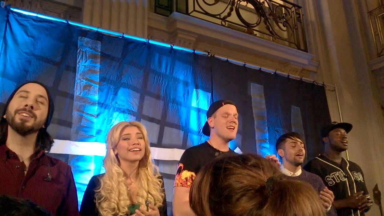 Pentatonix - That's Christmas to me -  Showcase Paris