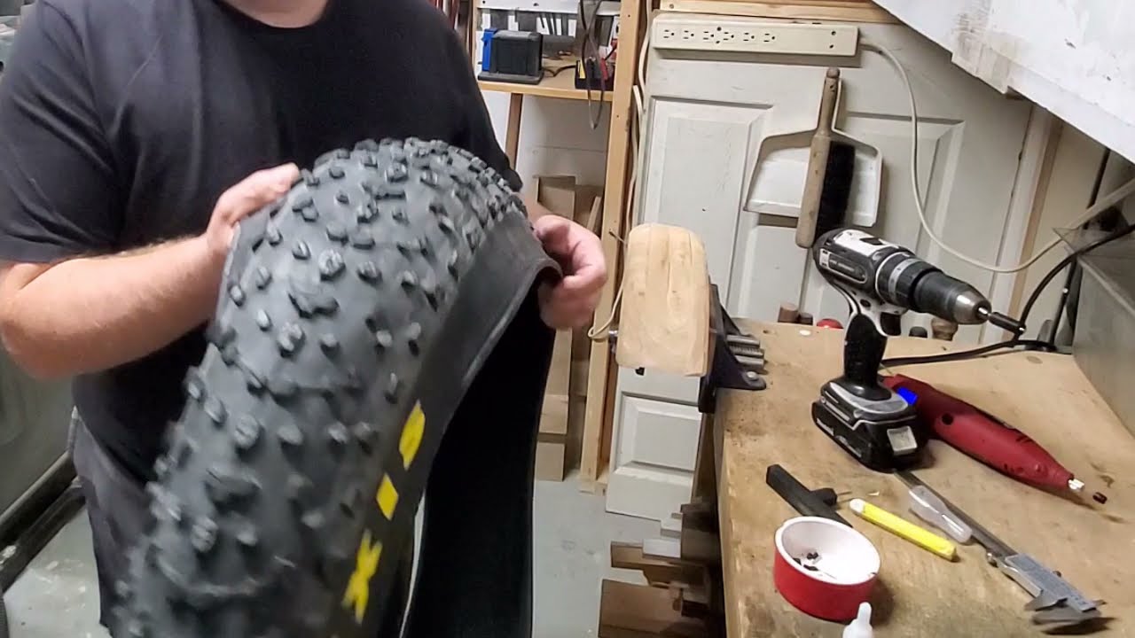 Clous sur pneus de fat bike