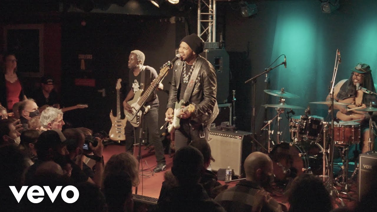 Ayron Jones - Hot Friends (Live In Paris)