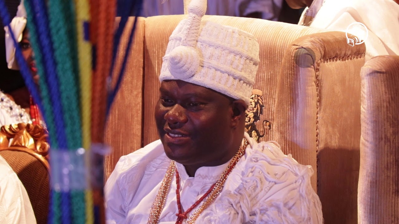 OLORI NAOMI SHOWS HER DANCING STEPS AT 2019 OLOJO FESTIVAL  (CULTUŔAL DANCE COMPETITION)