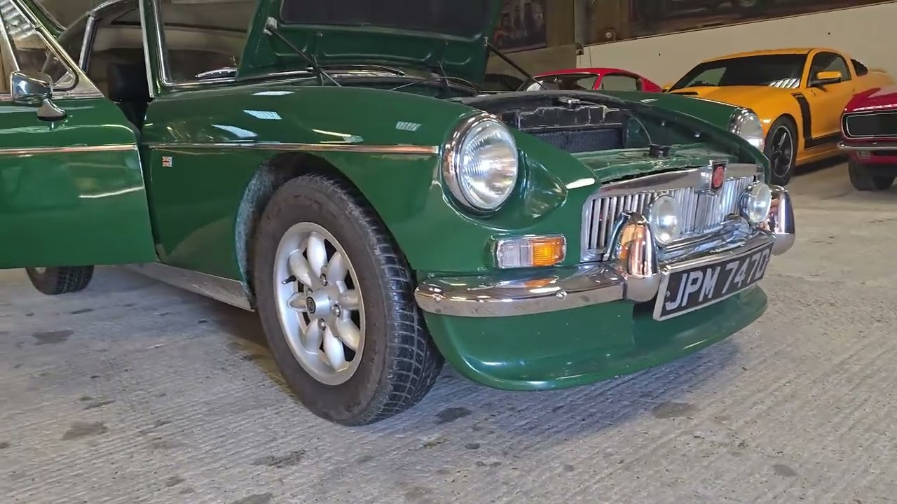 1966 MGB   GT YT