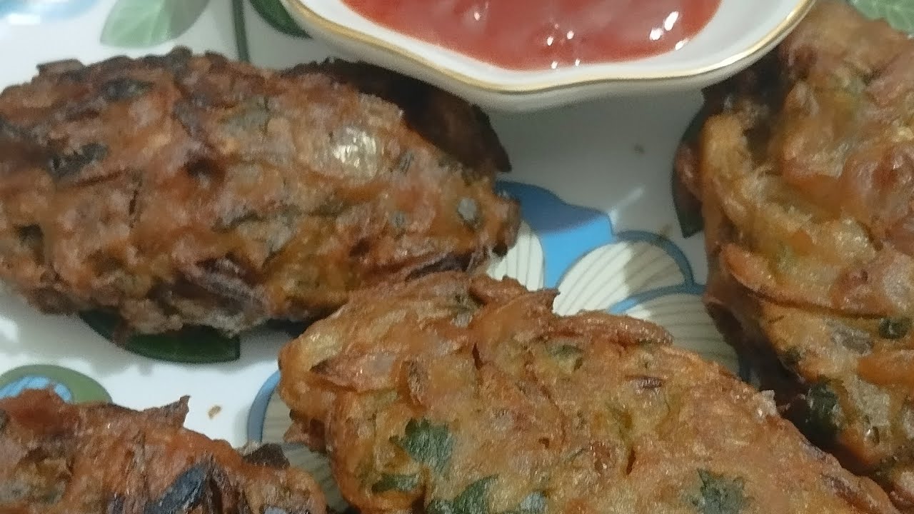 রমজান স্পেশাল ইফতার ডিম পেঁয়াজের পাকোড়া রেসিপি। dim pyaj pakoda recipe.recipes by  Lipy cooking wo