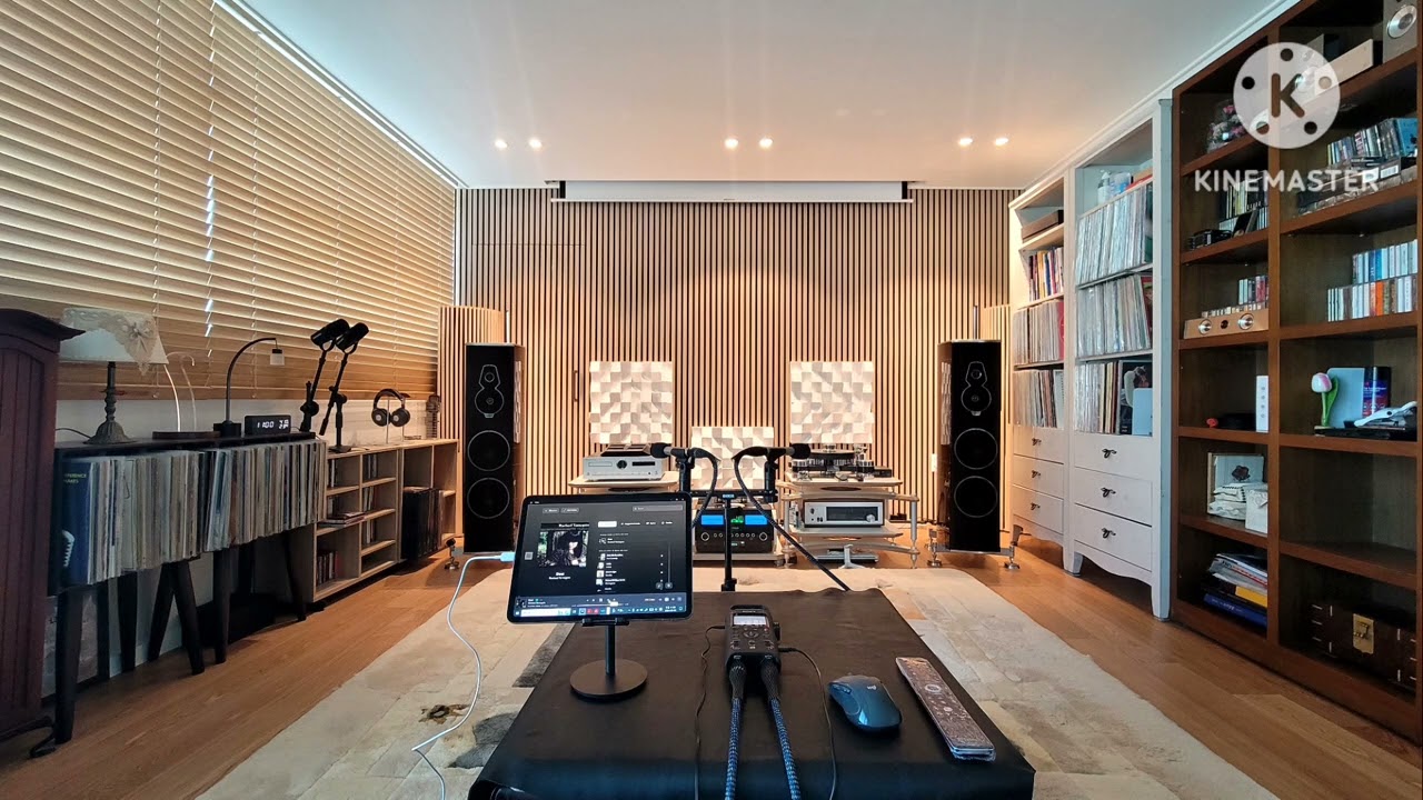 Queen Mary - Francine Thirteen