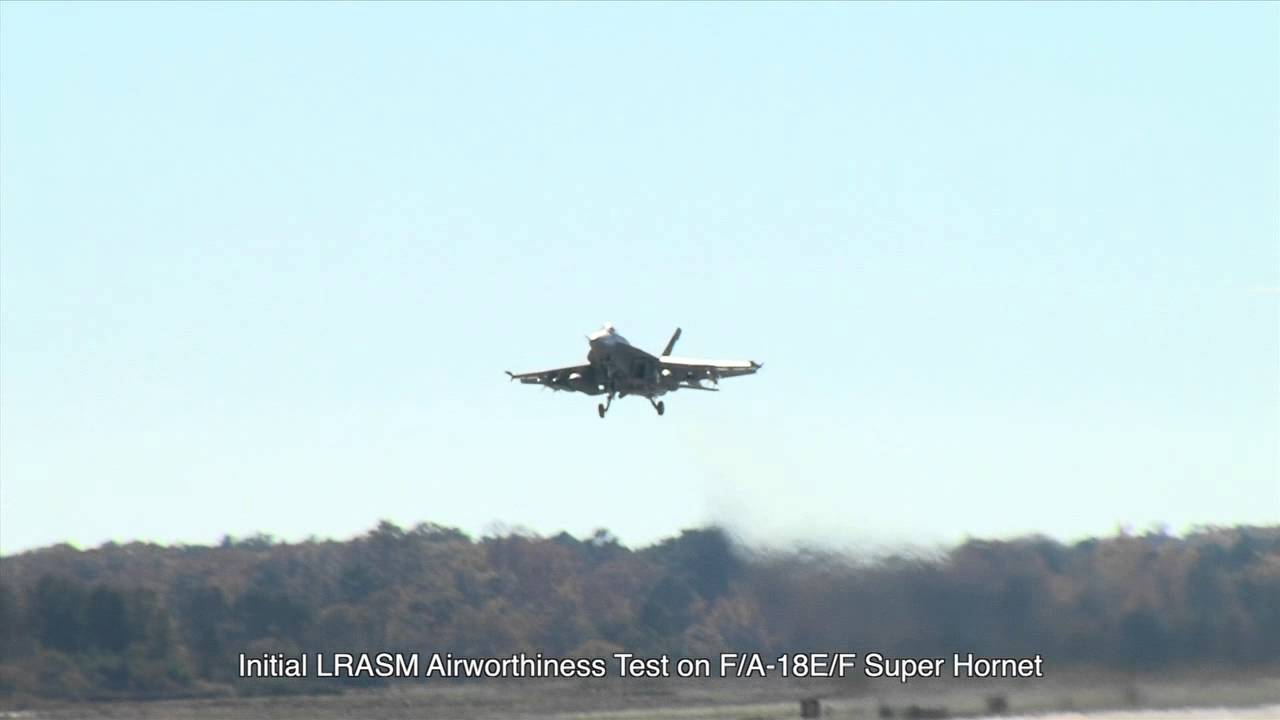NAVAIR Clips: Initial LRASM Airworthiness Test on F/A-18E/F Super Hornet
