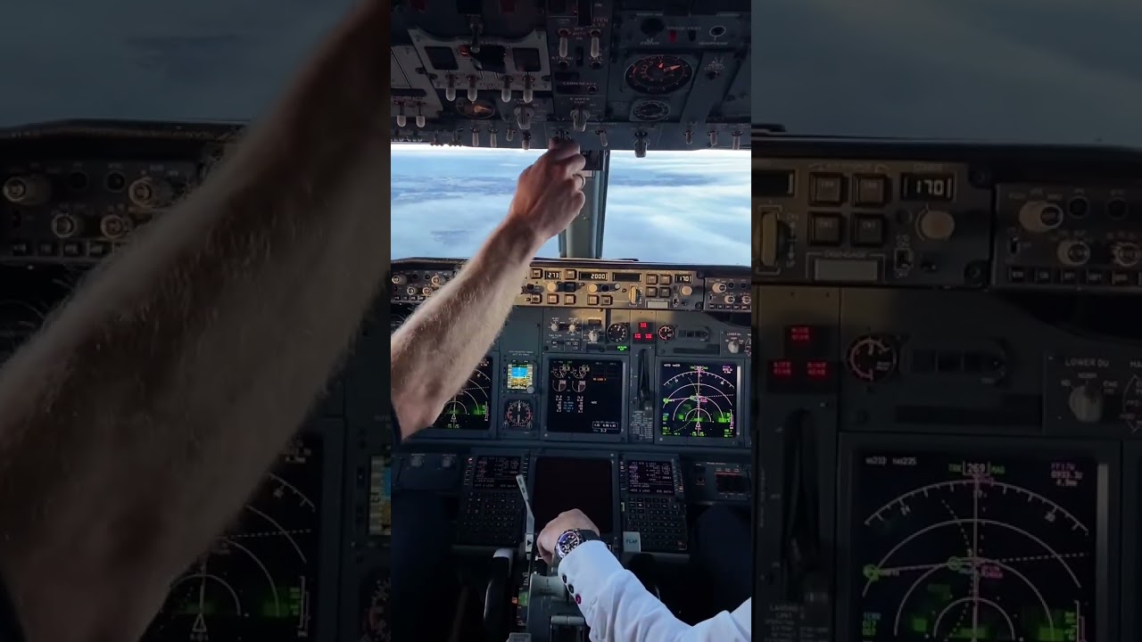 Norwegian Cockpit 737-800 (LNNIB) Visual Approach & Landing at Bergen Flesland