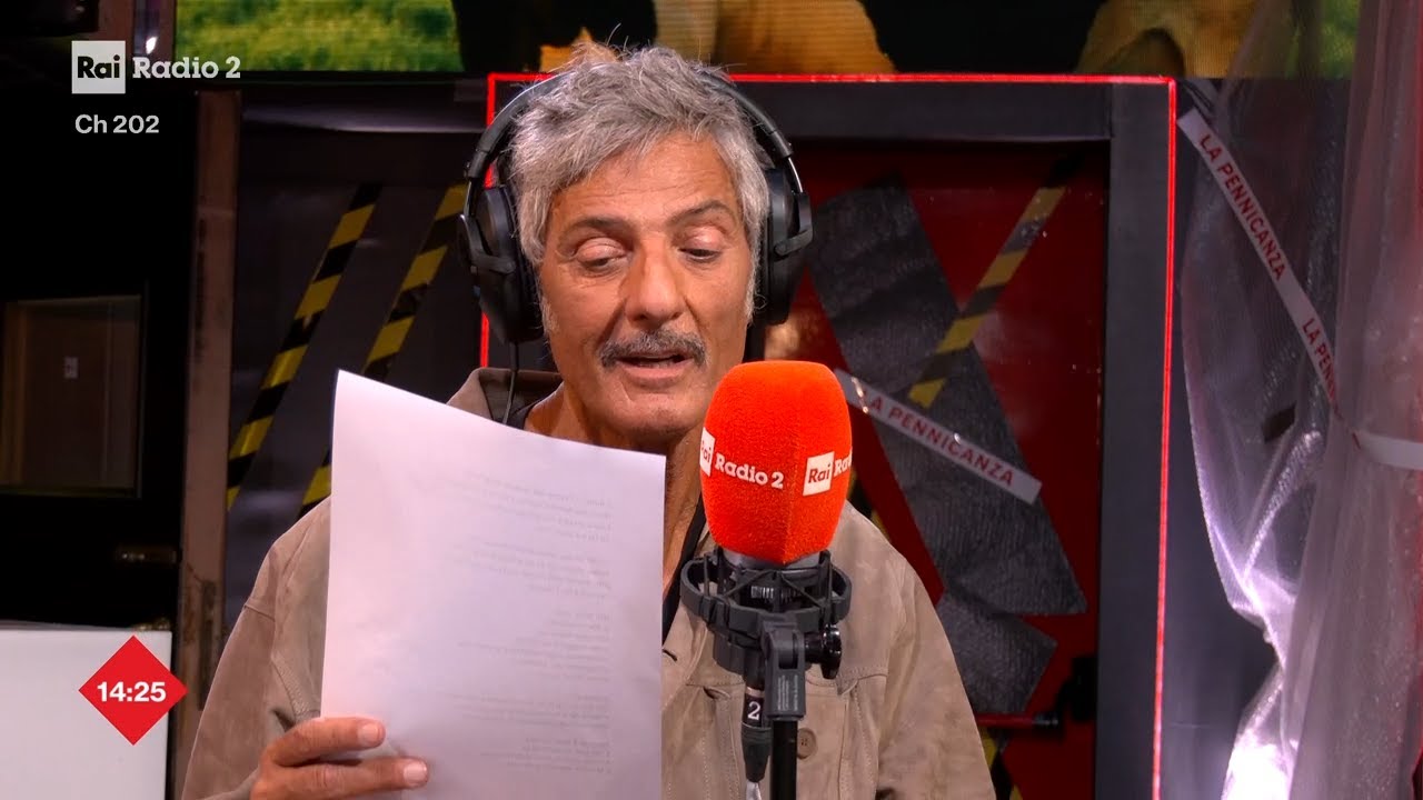 Tre canzoni in una: il mashup di Fiorello - La Pennicanza 11/11/2025