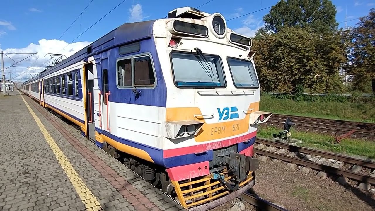 Обзор электропоезда ЭР9м 521