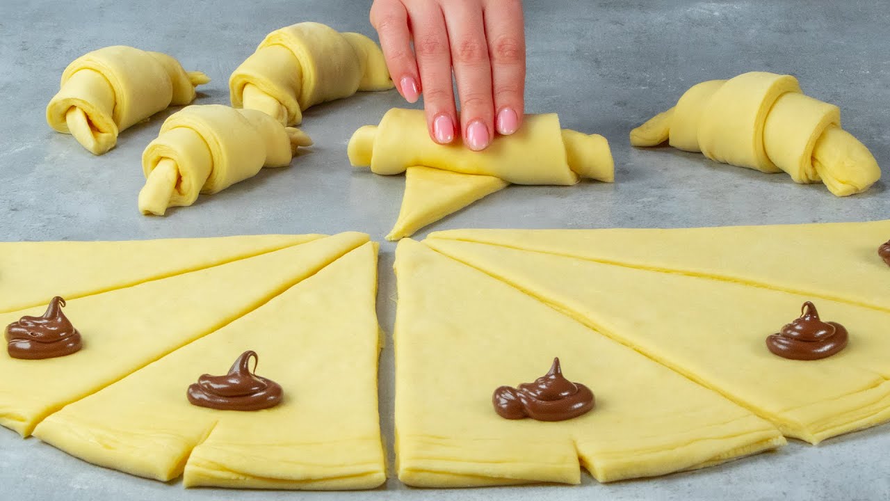 Così buoni che non bastano mai! Croissant alla nutella - si sciolgono in bocca! | Cookrate - Italia