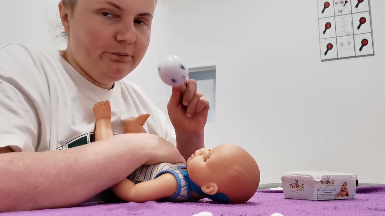 Wskazówki dla Rodziców w przypadku kręczu szyi u niemowląt O do 3 miesiąca życia.