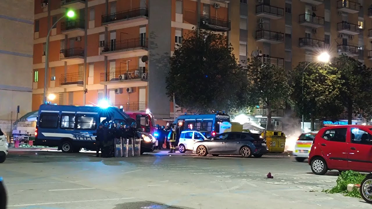 Palermo:[GUERRIGLIA URBANA PER LE VAMPE DI SAN GIUSEPPE]sul posto vigili del fuoco +riaperto mobile