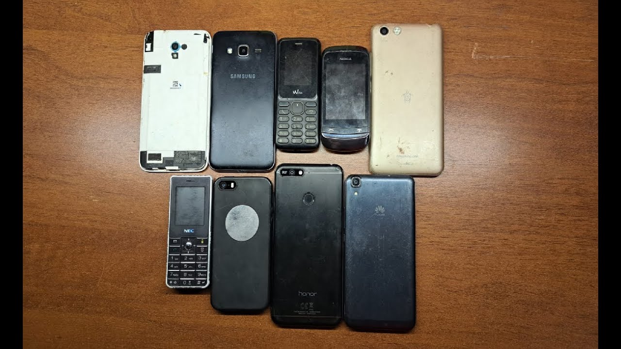 Unboxing di un lotto di 9 cellulari