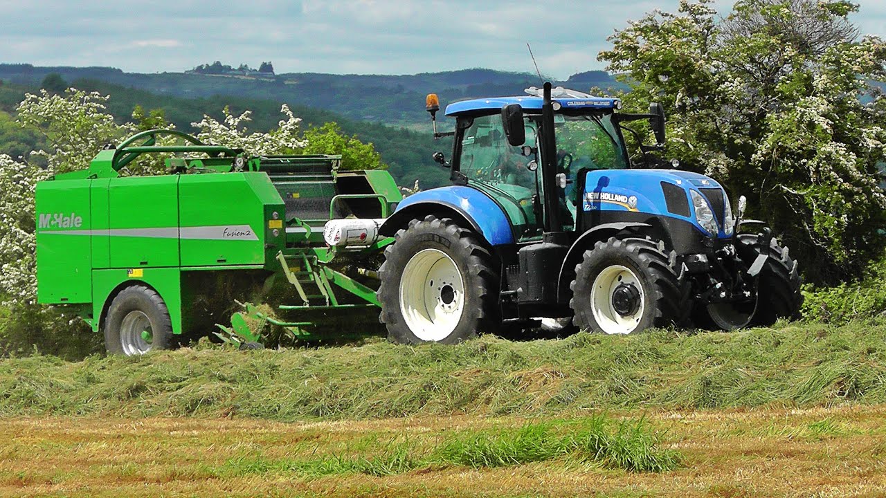 New Holland T7.200 & McHale Fusion 2 - Silage 2015