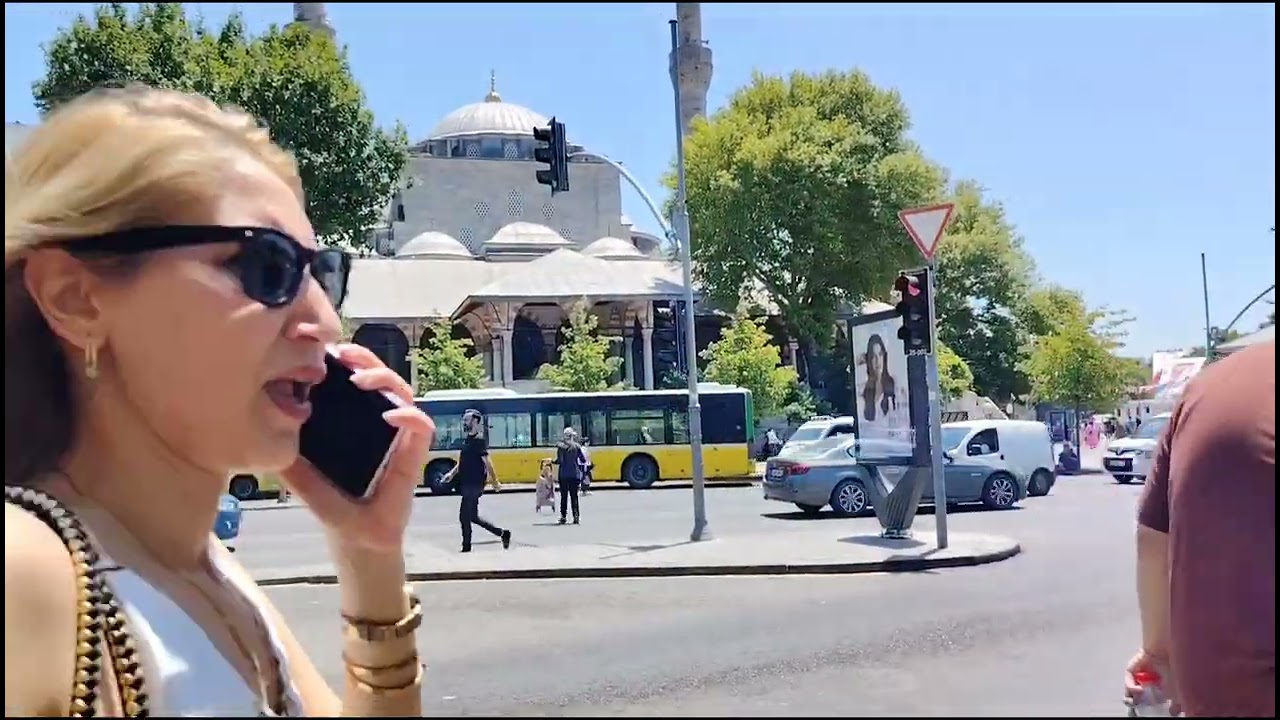 من  emininu إلى Üsküdar بالباخرة مع جولة في kuzkunguk و غداء في مطعم البلدية ☺️