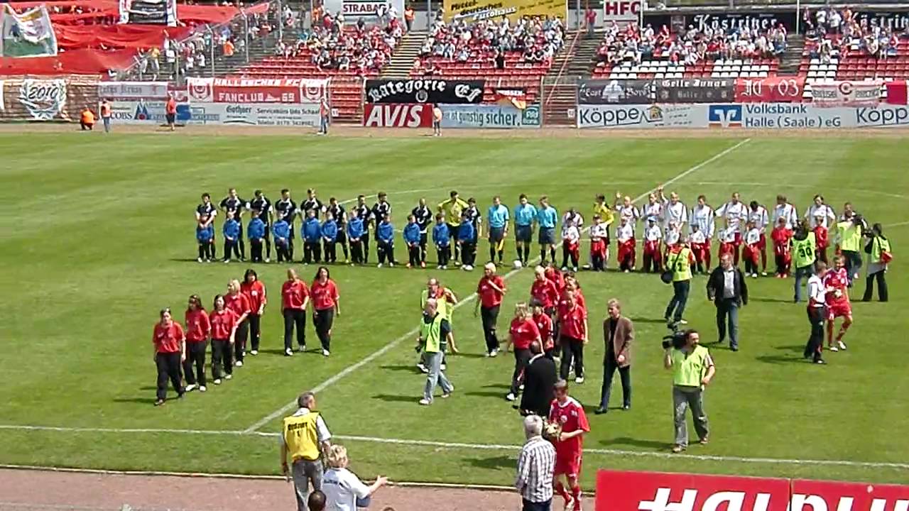 letzter Einmarsch im Kurt-Wabbel-Stadion