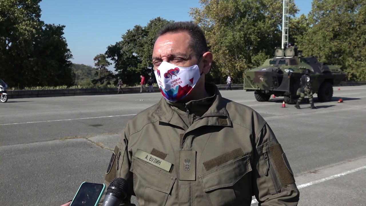 Vulin u obilasku pripadnika vojne policije i pripadnika Kobri