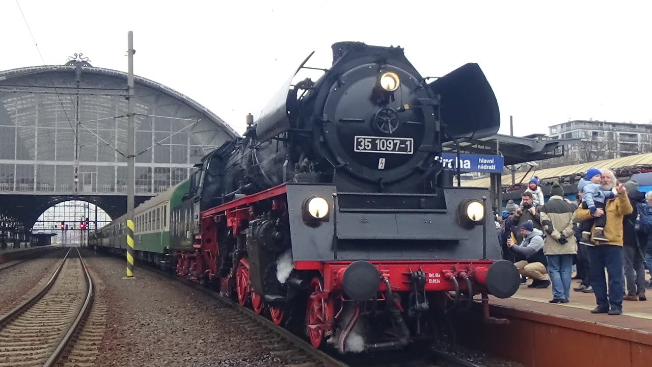 Německá pára 35 1097 v Praze 13.12.2025