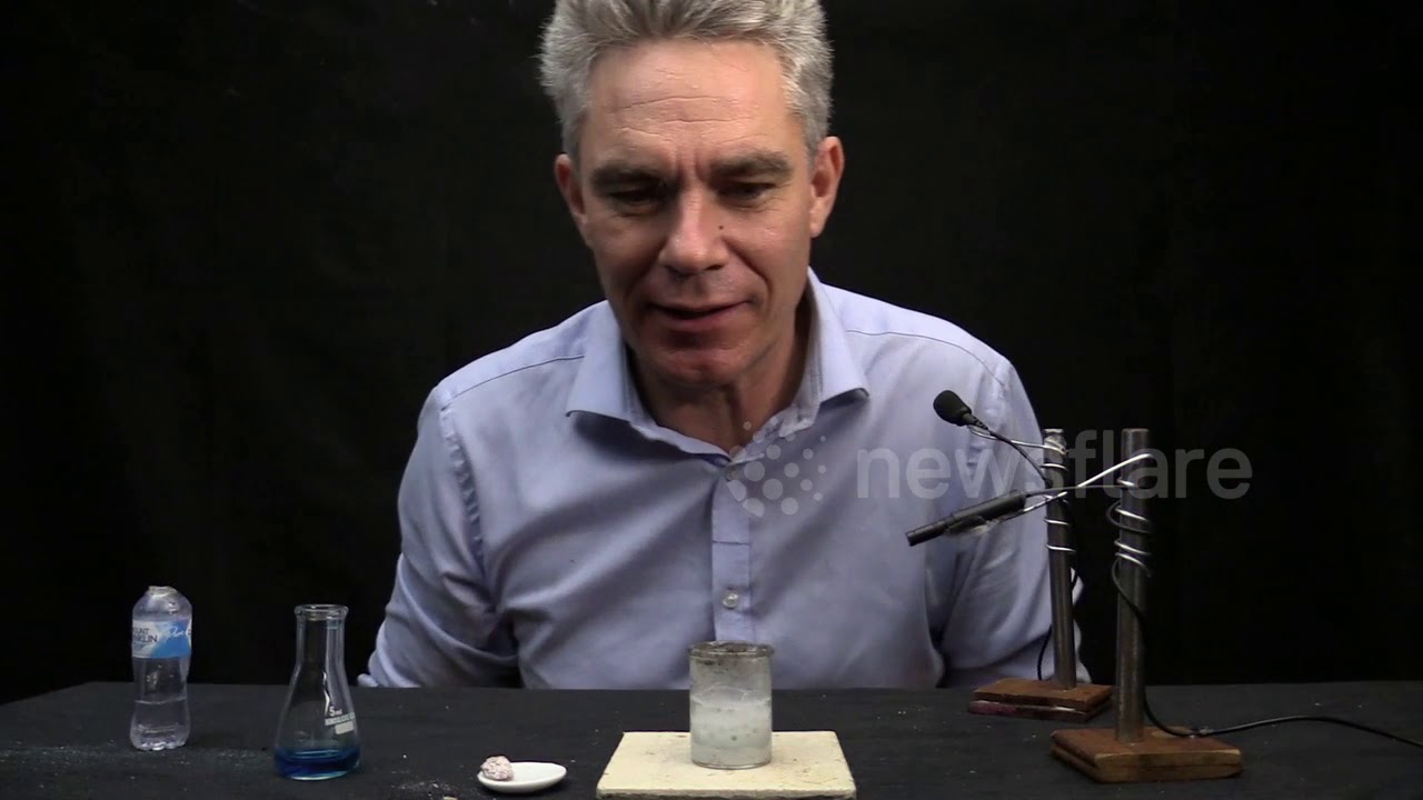 Australian science teacher performs ASMR experiments using tiny equipment