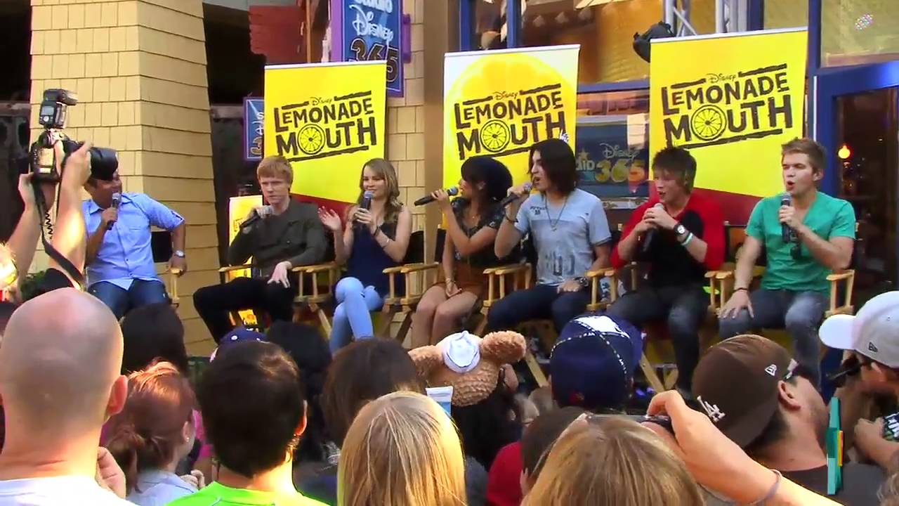 Lemonade Mouth Cast Decides Who's Who in Their Family