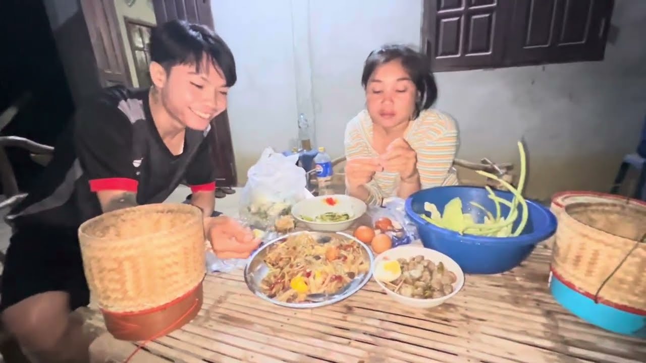 อย่างแซ่บ//ตำกะแป้งใส่ส้มตำกินกลางดึกอร่อยมาก