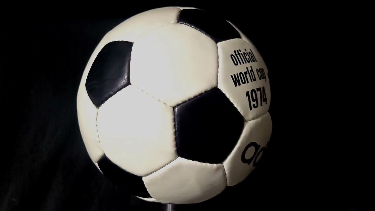 Мяч Евро 1976 . Адидас Телстар Дурласт.