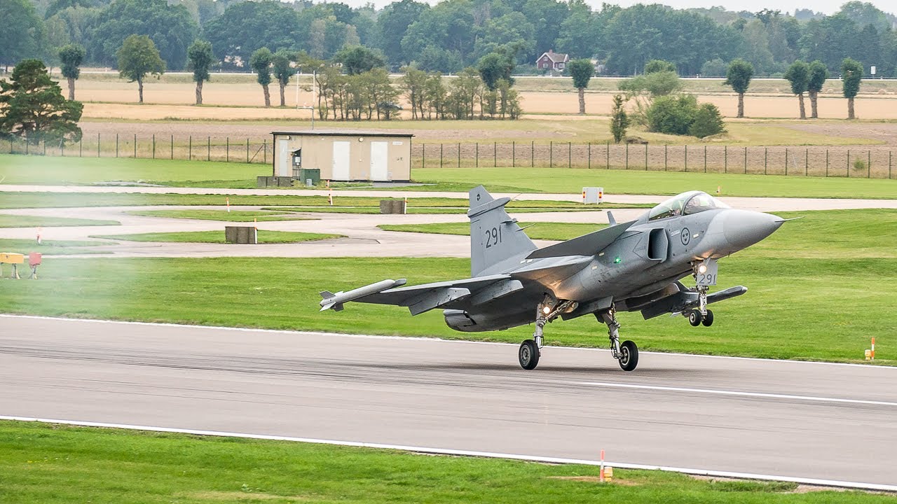Flygvapnet 90år - Rote JAS 39 Gripen startar från Malmens flygplats [4k Video]