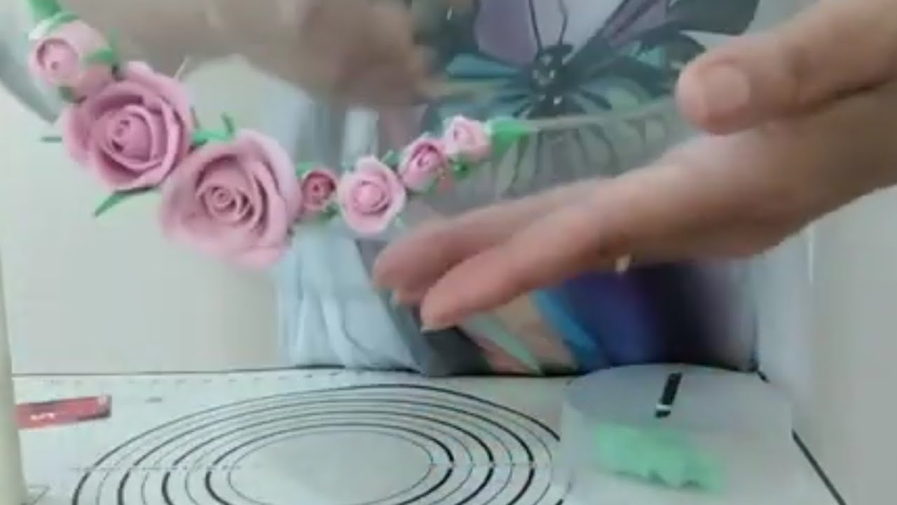 3 semplice tecniche per realizzare dei boccioli di rosa. #porcellanafredda #fiori #biscuit
