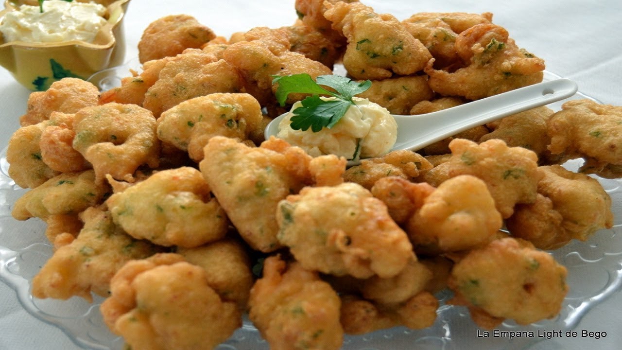 Buñuelos de Bacalao con Mayonesa de Ajo