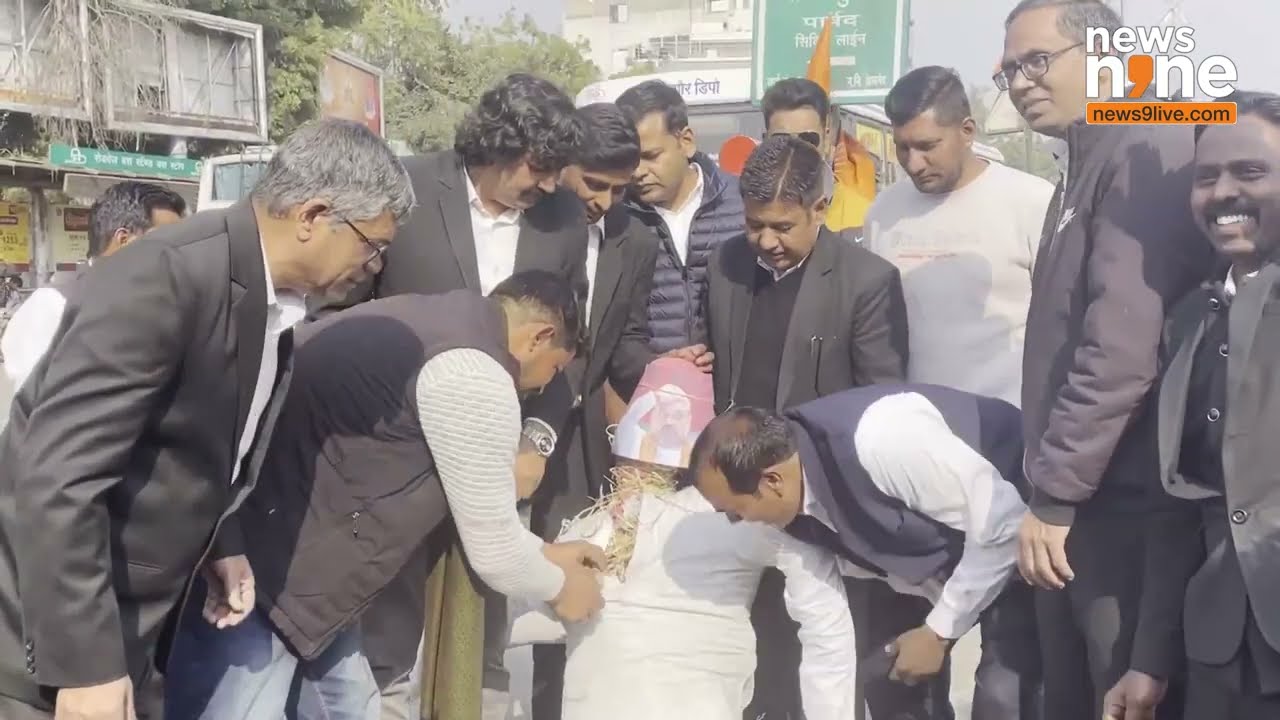 Lawyers Burn Amit Shah's Effigy in Ajmer Over Ambedkar Remarks | Protest in Rajasthan | News9