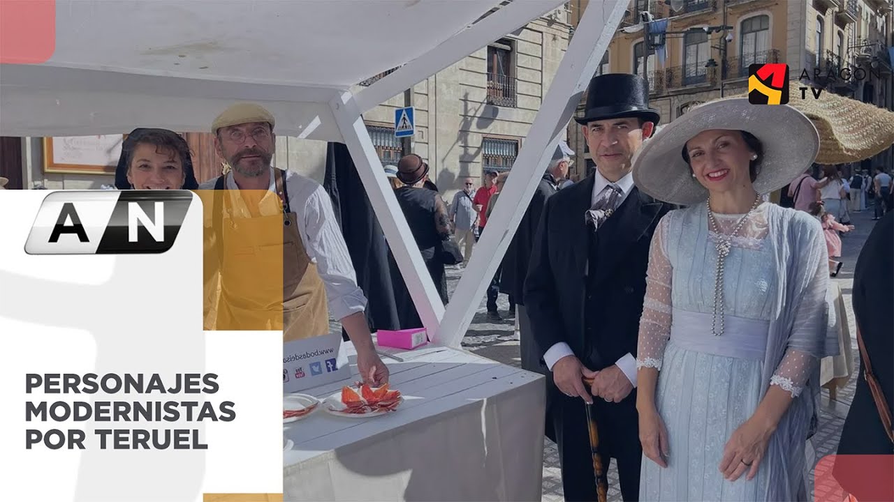 Los personajes modernistas ayudan en Teruel a promover las compras en el comercio local.
