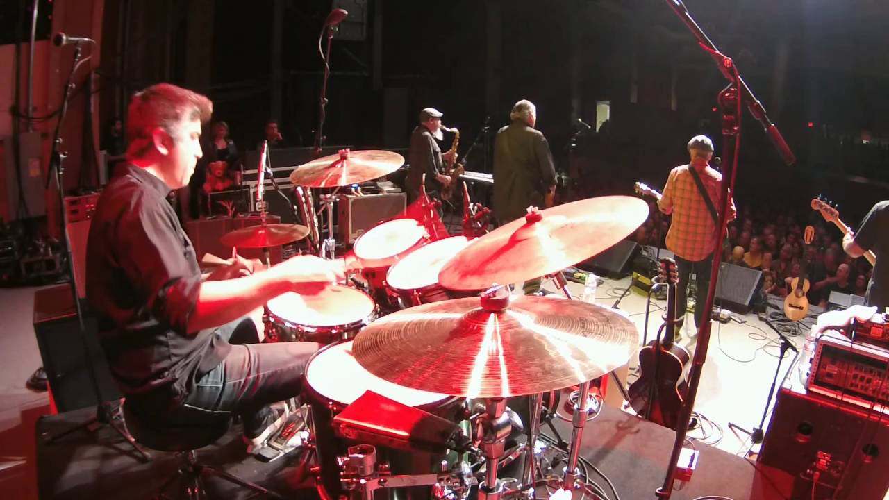 Los Lobos 'Don't Worry Baby'  2016-05-13 UC Theater, Berkeley, CA
