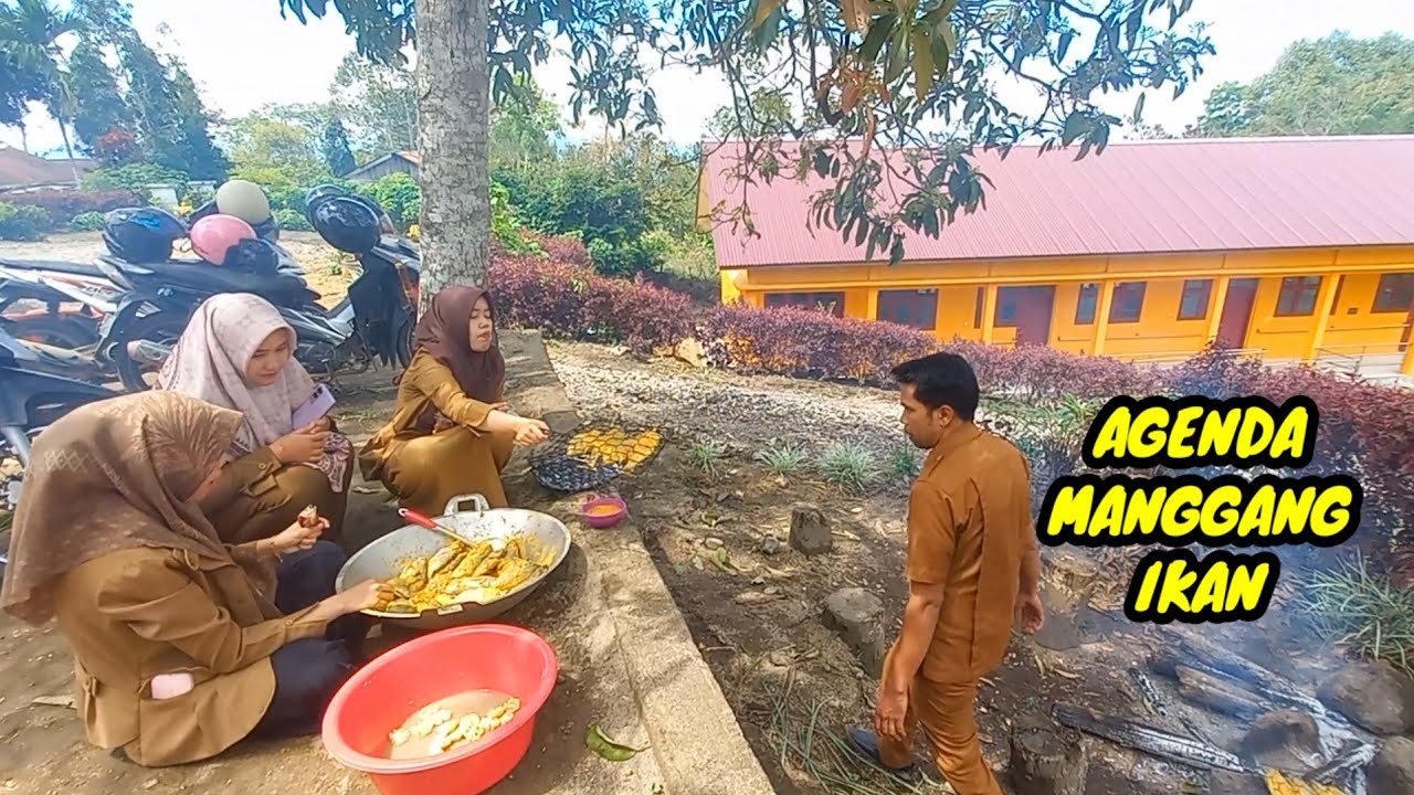 Guru Dan Tendik Beserta Siswa Manggang Ikan Di Sekolah Menyambut Bulan Suci Ramadhan