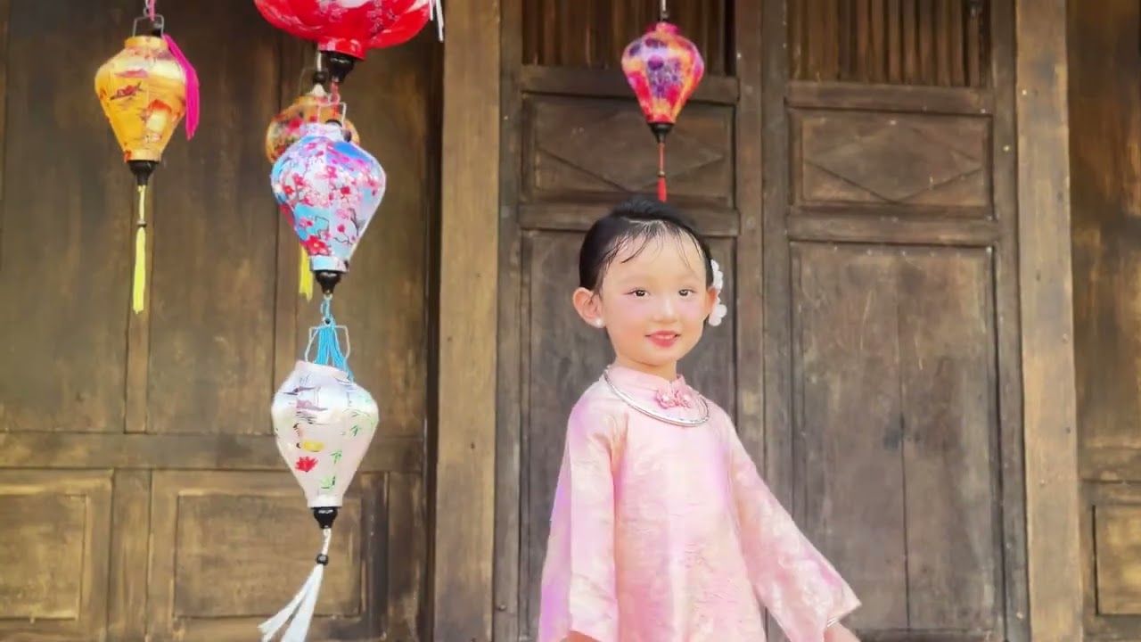 Bé Chúc Tết Ông Bà - Cherry Kim Khán