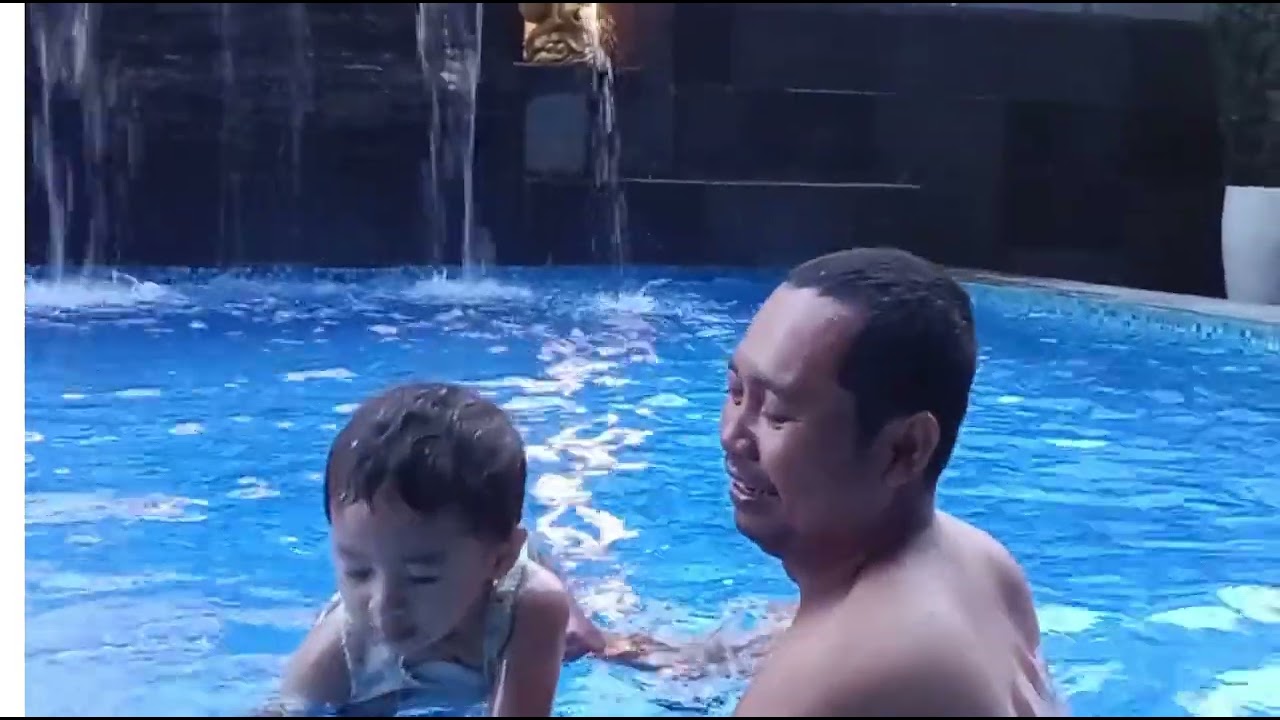 Radevva Belajar Berenang
