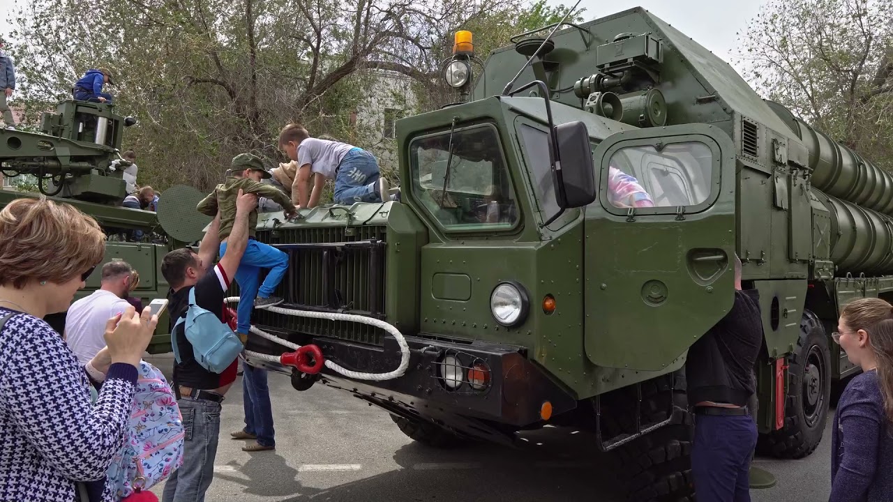 Выставка военной техники в Астрахани 9 мая 2021 года.