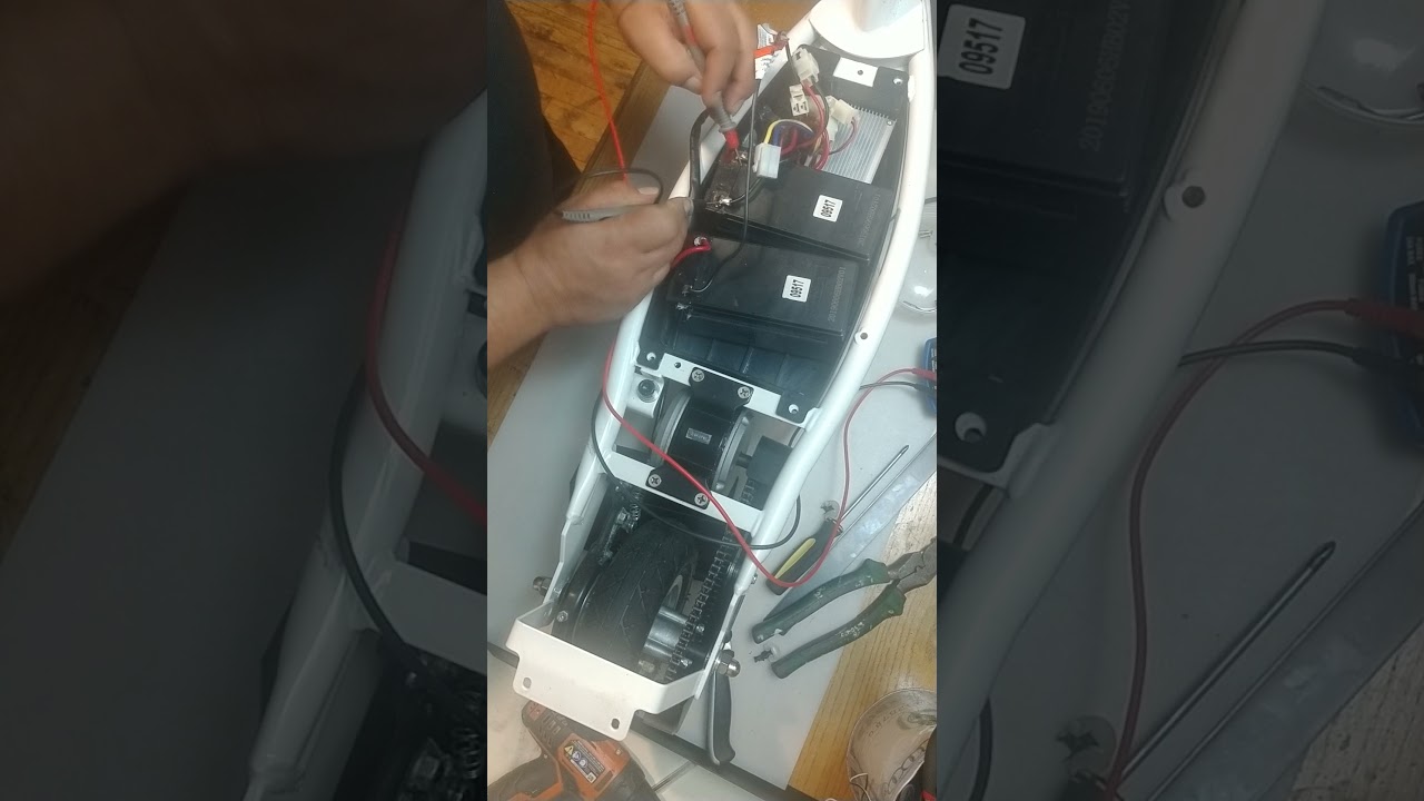 Razor E 200  Baterías y control dañados