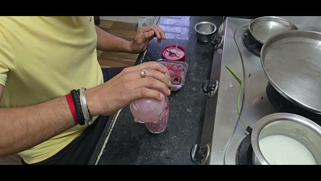 How to make Strawberry Milk Shake #juice for kids #kids videos #healthy food videos #fruits 