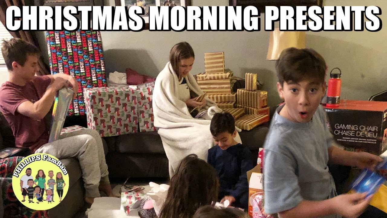 DID SANTA BRING PRESENTS? OPENING PRESENTS on CHRISTMAS MORNING 2018 | PHILLIPS FamBam Vlogs