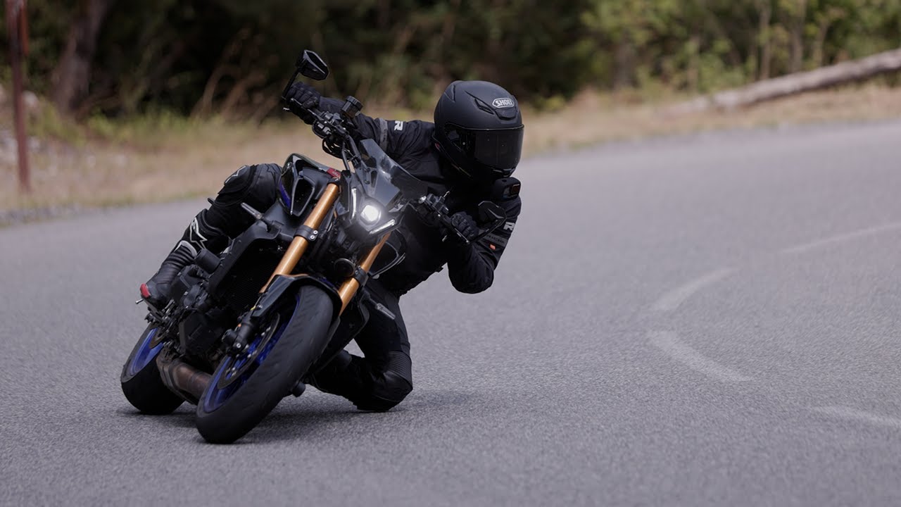 The art of cornering a motorcycle