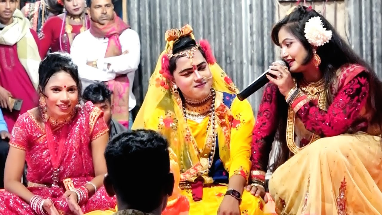 এই প্রথম যাত্রা নায়িকা মায়া বেহুলা মঞ্চে নেচে নেচে গাইলো মফিজের বিয়ের গীত | সখি হেলিয়া দুলিয়া নাচেলো
