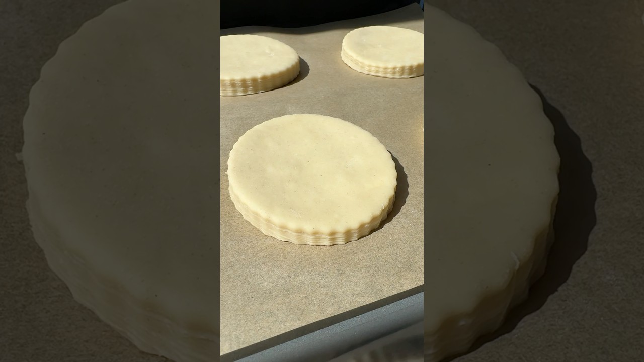 What do you think — how do my layers look?🥺 Currently working on some Apple Danish🍎🥮