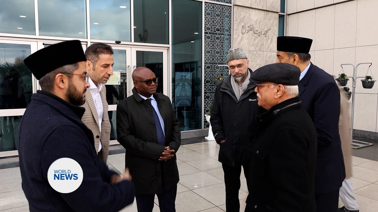 Tanzania State Minister visits Baitul Futuh Mosque