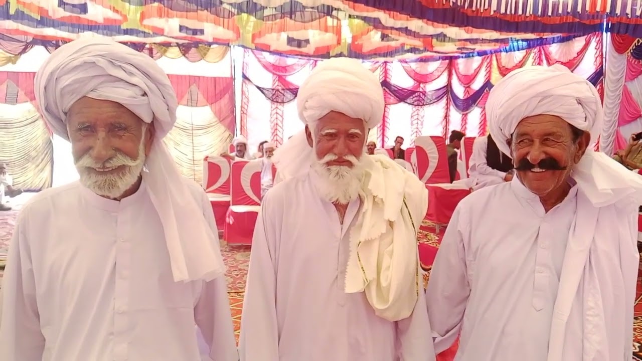 میانوالی ۔چکڑالہ کے بزرگ اپنے ثقافتی لباس میں۔کامران گلوئ کی شادی پہ