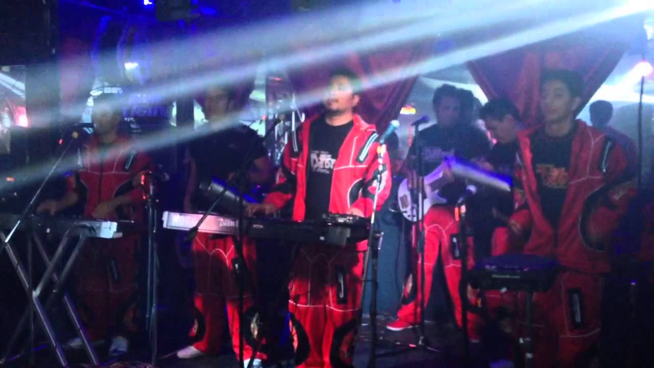 Los Daddys de Chinantla - La Cumbia De La Flakis