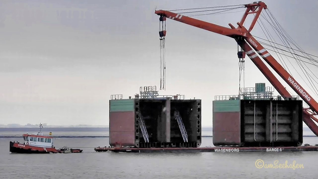 tug GYAS + heavy load floating crane + FERUS SMIT shipyard ship modules Schiffsneubau Module Emden