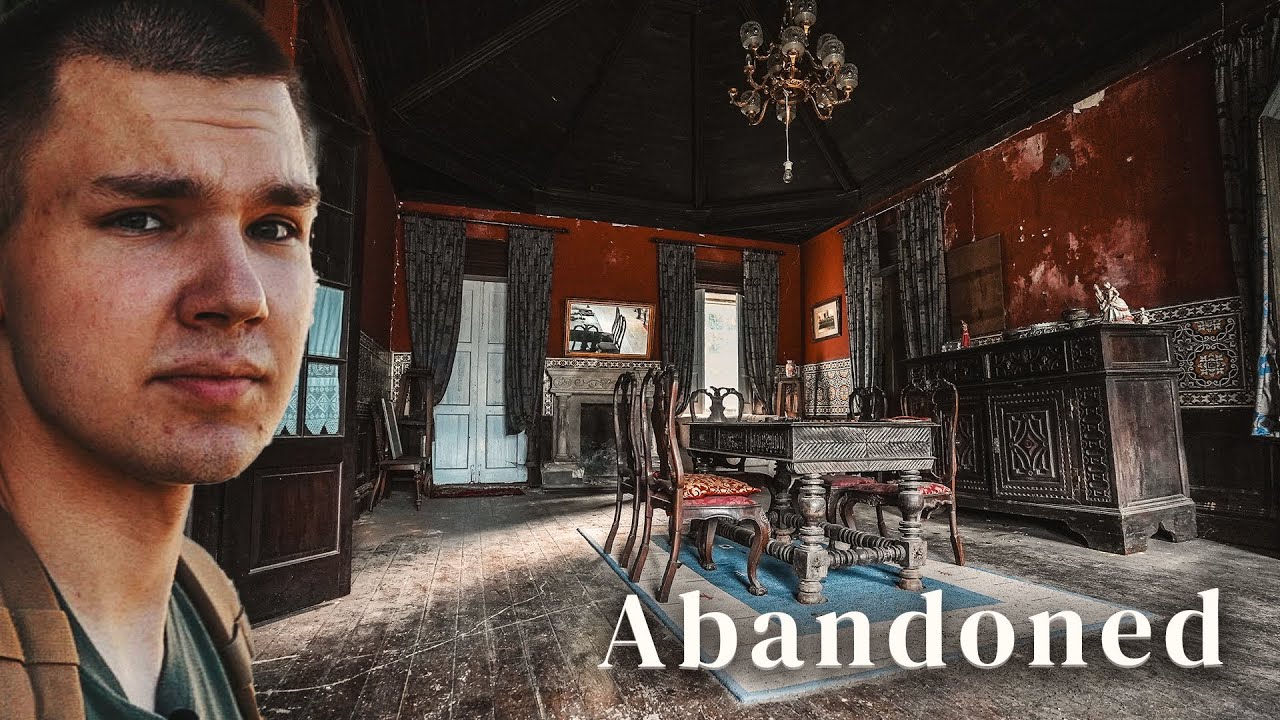 This family abandoned this mansion with everything left 🏚️