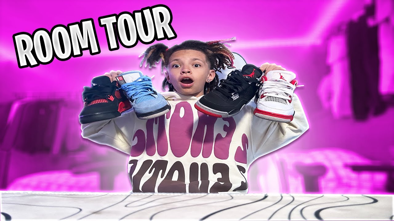 Room tour with Alexisdacreator (MUST WATCH)