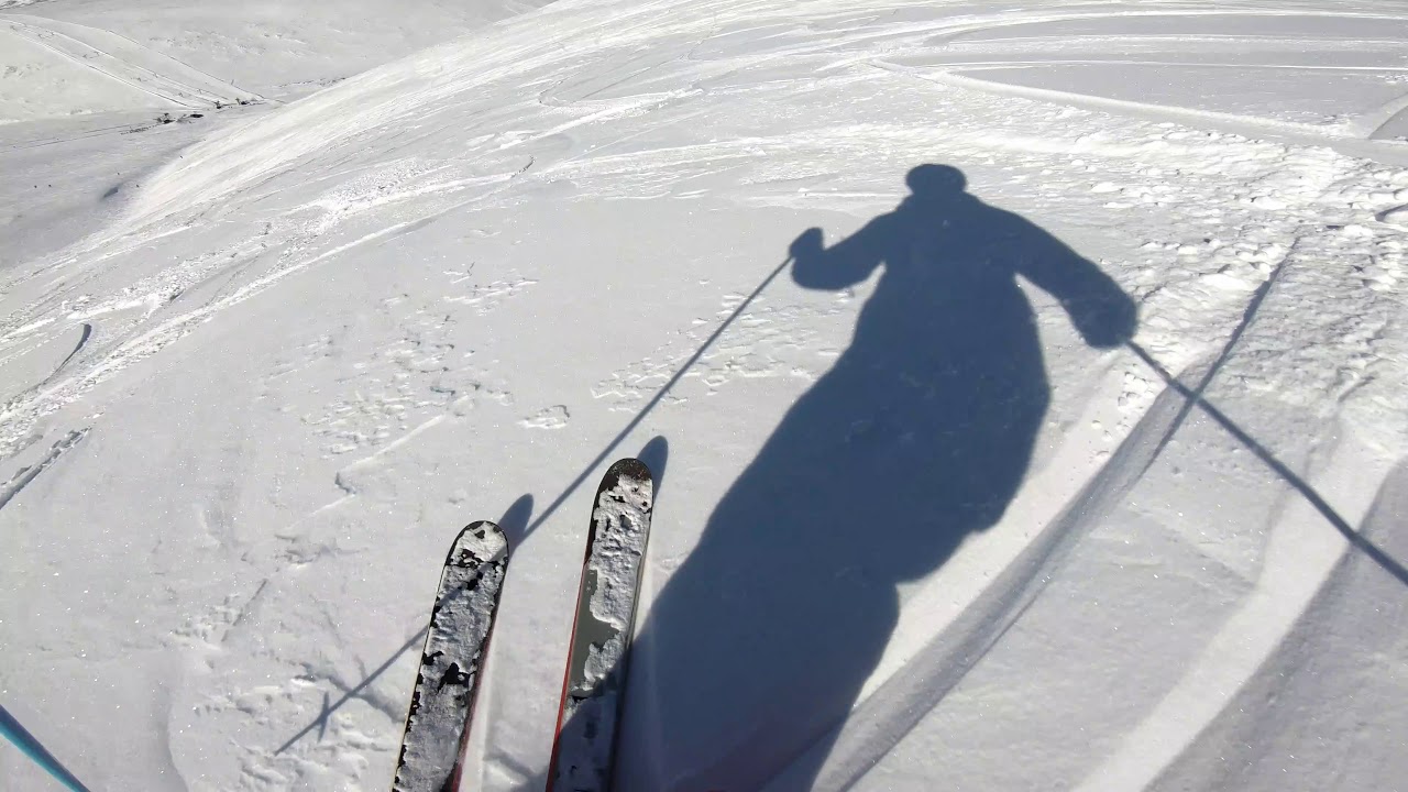 Bluebird April day in Glenshee! (Glas Maol off piste)