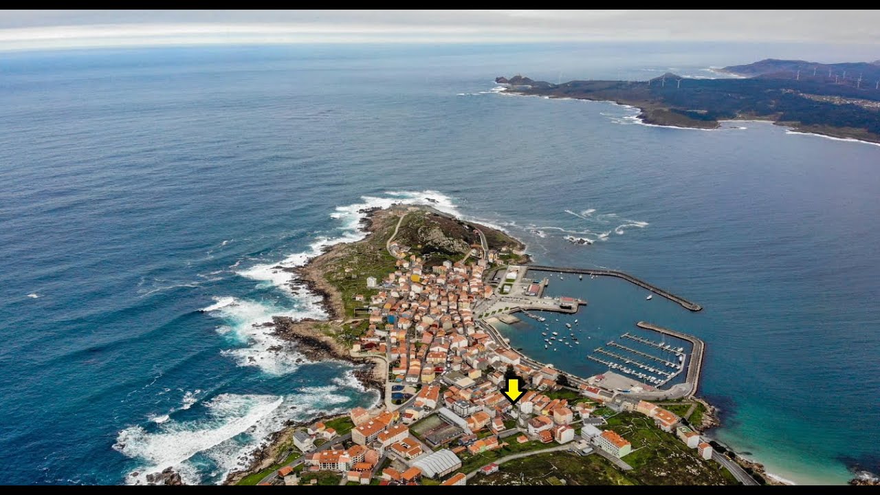 CASA EN VENTA EN MUXIA. 210.000€
