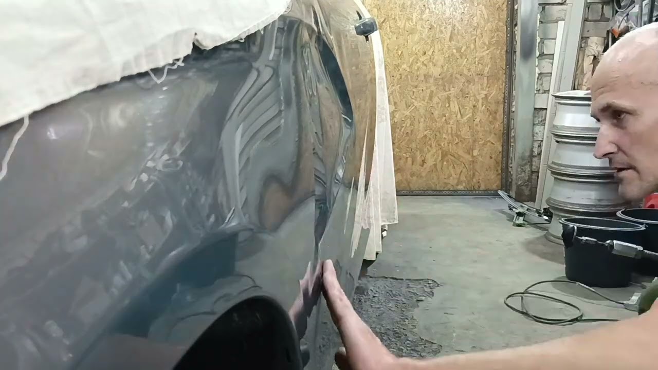 Дверь на выброс, но мы попробуем. Веста удар в дверь.